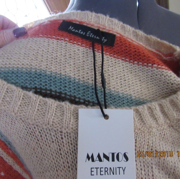 JB669. Beautiful Poncho - Picture 5 of 5